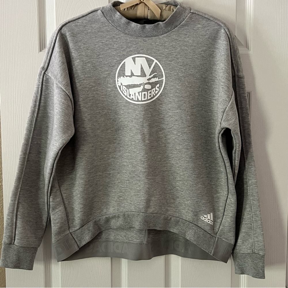 Adidas Women's Heathered Gray New York Islanders V2 Pullover Sweatshirt - Size M